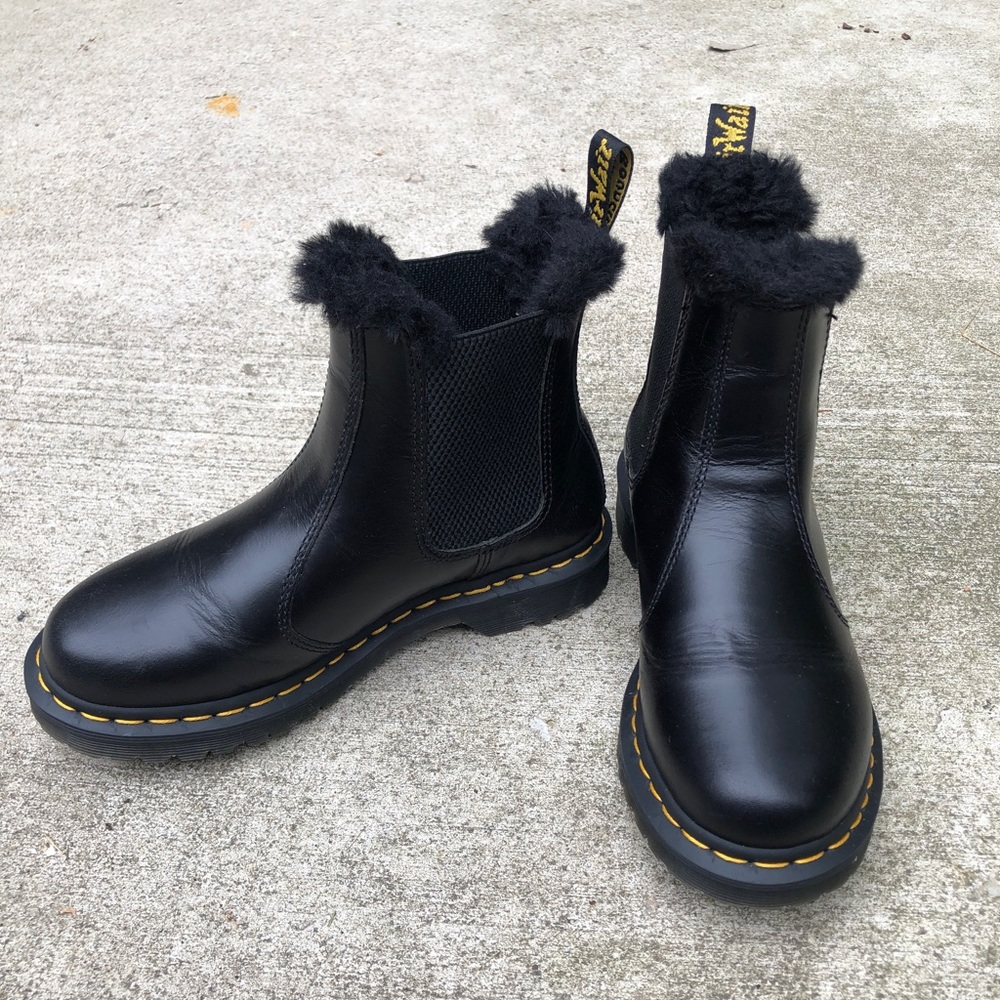 Dr.Martens 2976 LEONORE FAUX FUR LINED CHELSEA BOOTS